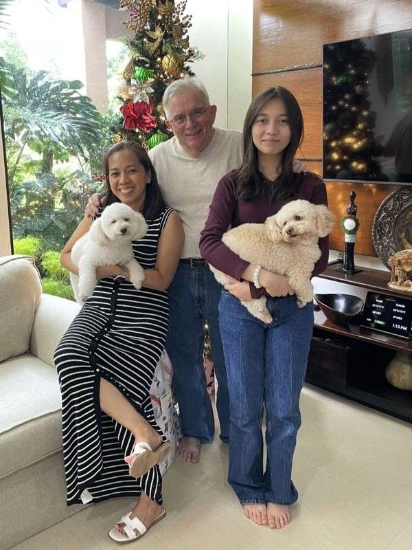 Christmas 2024 Alba, Cher and David in front of Christmas tree