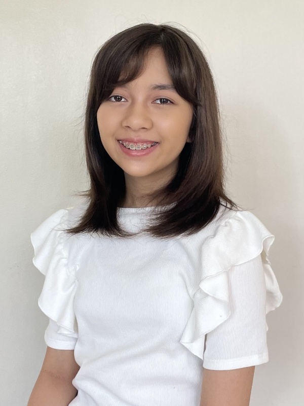 Alba's 6th grade class photo