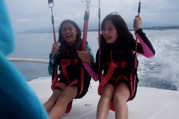 Reeze and Alba parasailing in Boracay